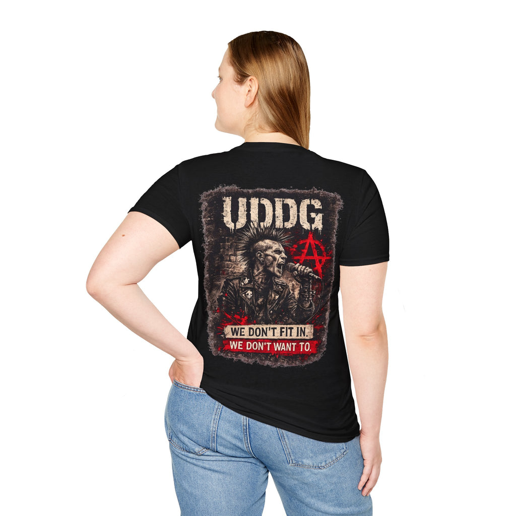 UDDG Riot Series 07 – No encajamos. No queremos encajar. Camiseta punk